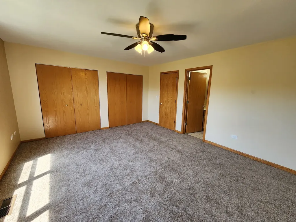 2363 East 70th Place Chicago IL 60649