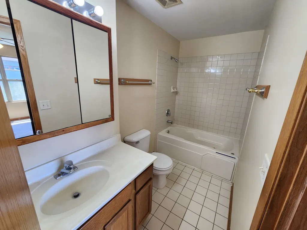 2363 East 70th Place Chicago IL 60649
