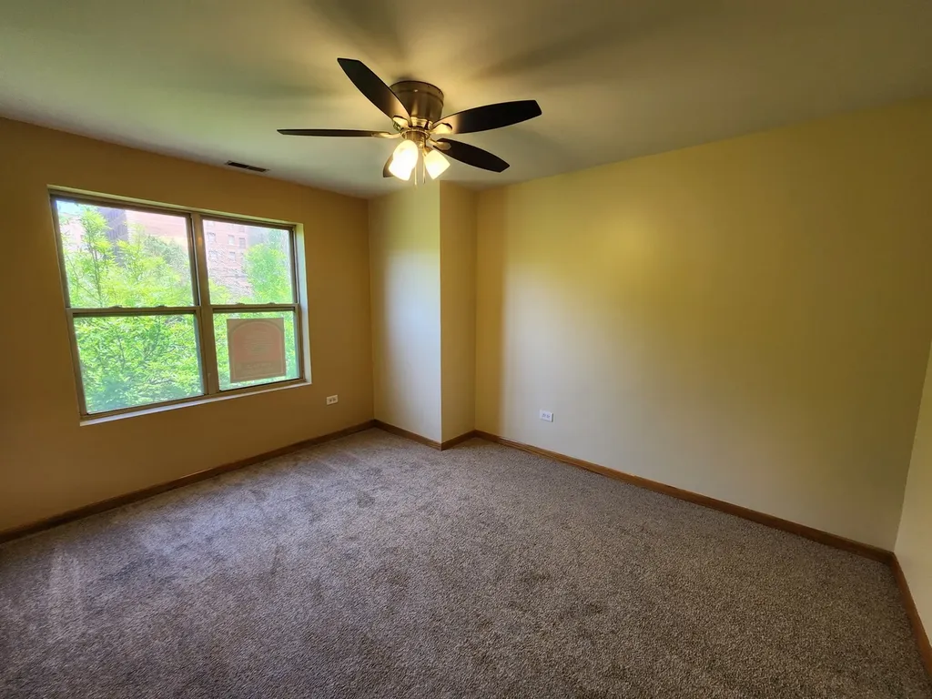 2363 East 70th Place Chicago IL 60649