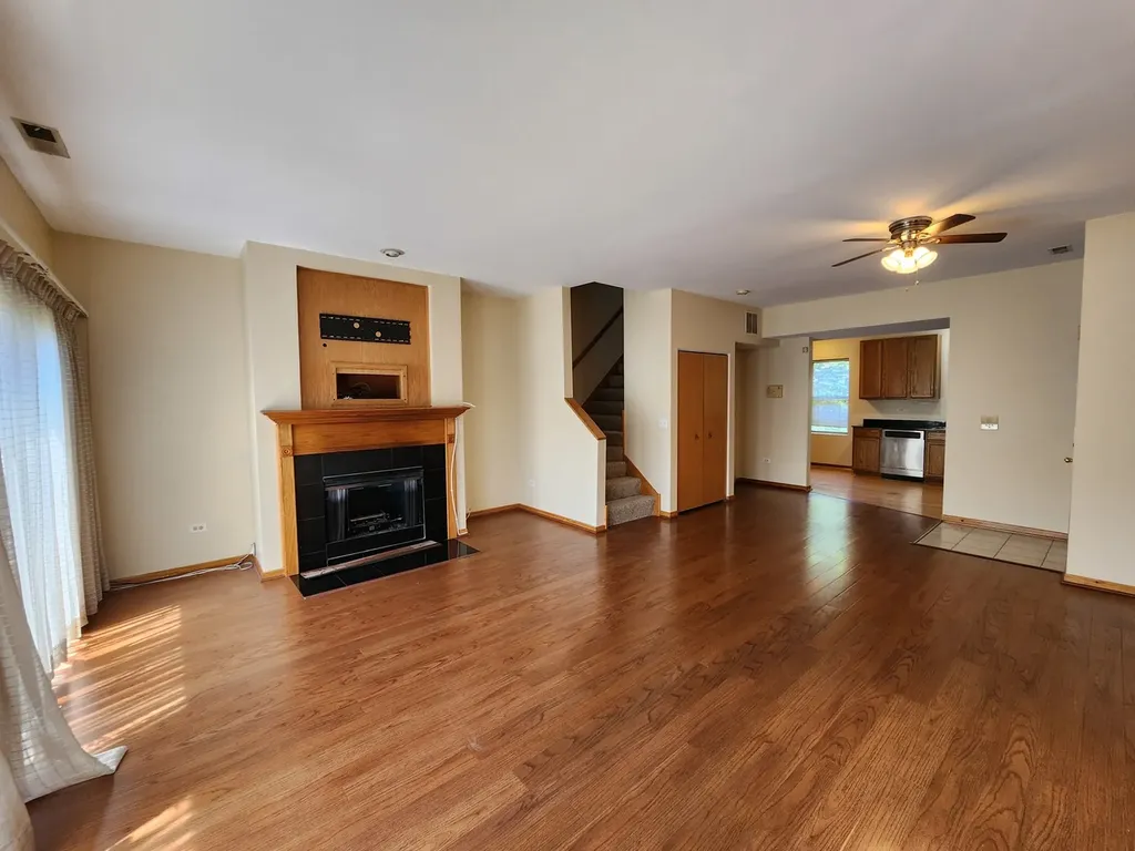 2363 East 70th Place Chicago IL 60649