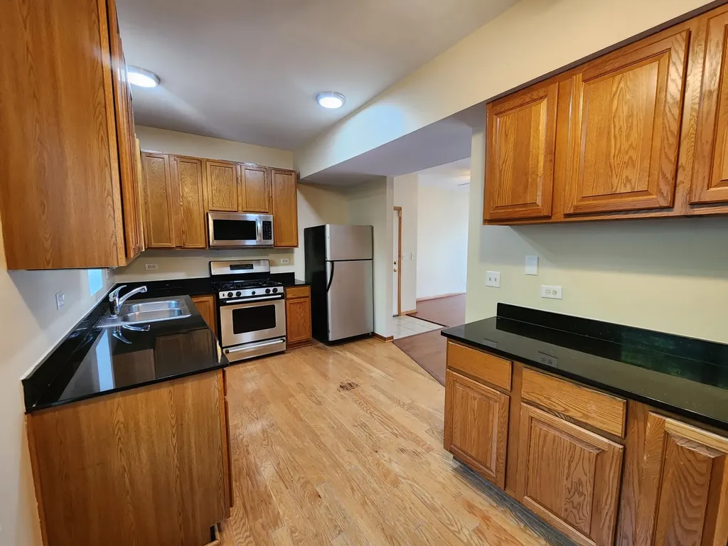 2363 East 70th Place Chicago IL 60649