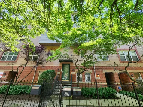 2363 East 70th Place Chicago IL 60649