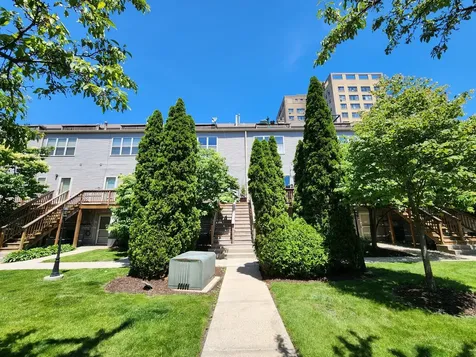 2363 East 70th Place Chicago IL 60649