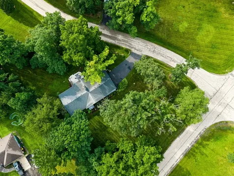 2824 Red Barn Road Crystal Lake IL 60012