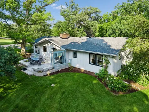 2824 Red Barn Road Crystal Lake IL 60012