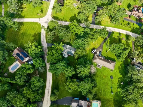2824 Red Barn Road Crystal Lake IL 60012
