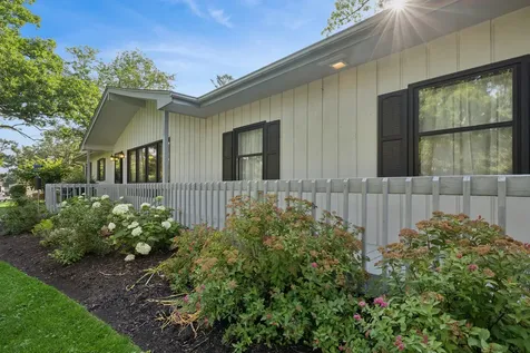 2824 Red Barn Road Crystal Lake IL 60012