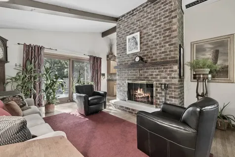 2824 Red Barn Road Crystal Lake IL 60012