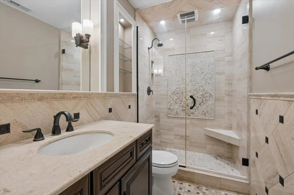 2542 North Wayne Avenue Chicago IL 60614