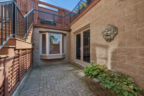 2542 North Wayne Avenue Chicago IL 60614