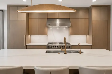 2542 North Wayne Avenue Chicago IL 60614