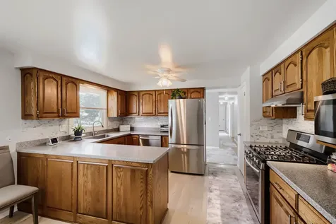 1662 Kimberly Avenue Elgin IL 60123
