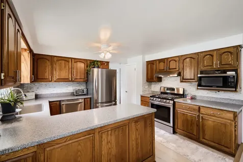 1662 Kimberly Avenue Elgin IL 60123