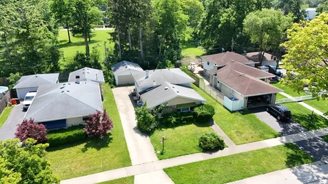 349 Elk Boulevard Des Plaines IL 60016
