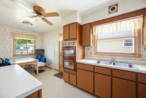 349 Elk Boulevard Des Plaines IL 60016