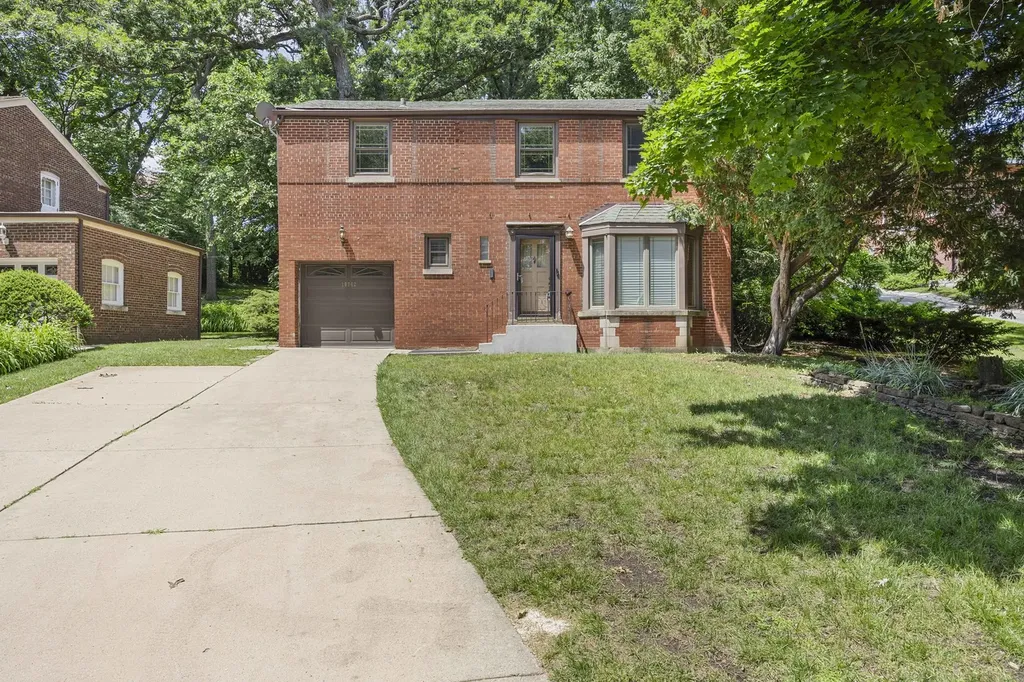 10742 South Longwood Drive Chicago IL 60643