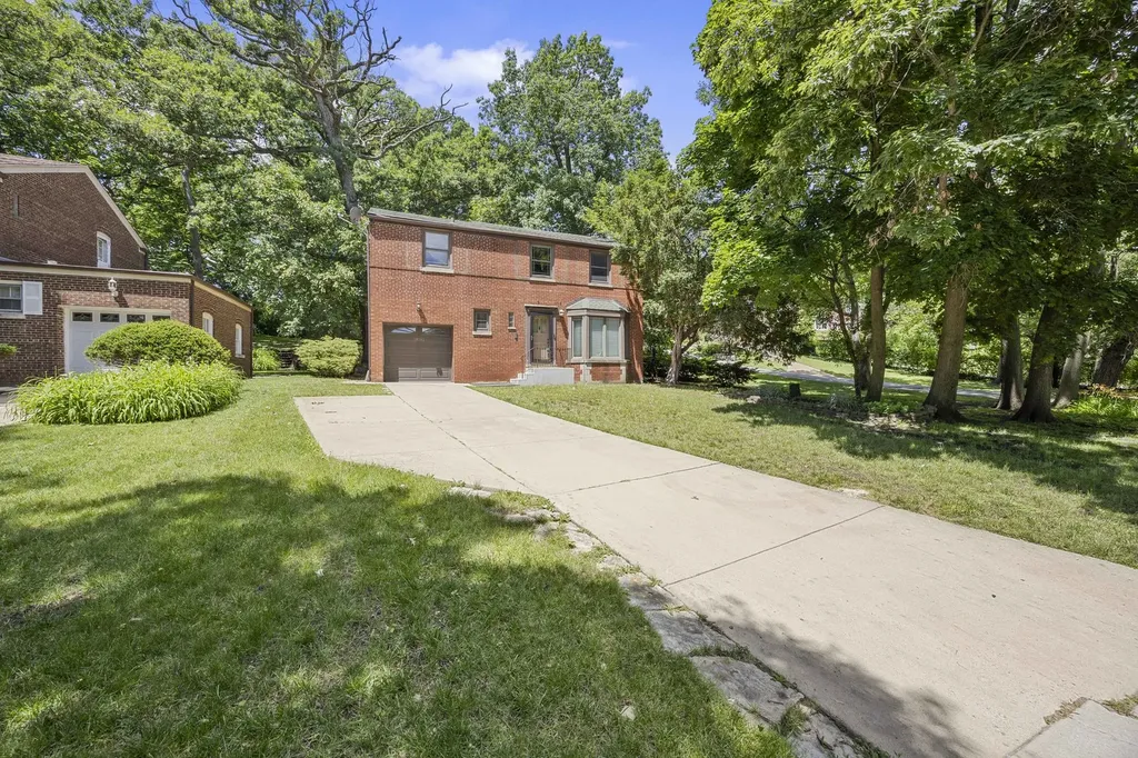 10742 South Longwood Drive Chicago IL 60643