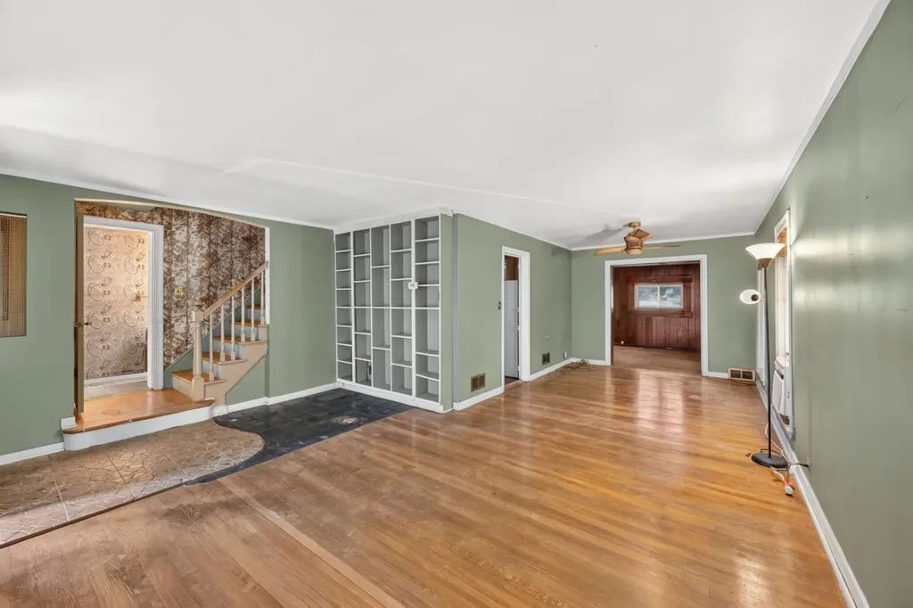 10742 South Longwood Drive Chicago IL 60643