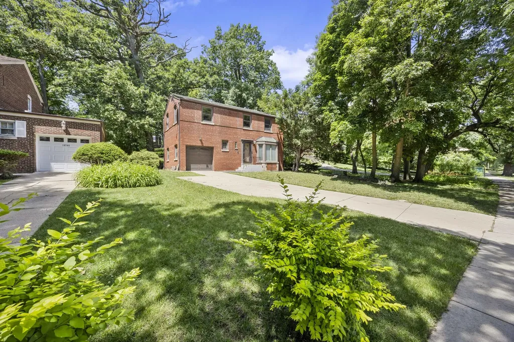 10742 South Longwood Drive Chicago IL 60643