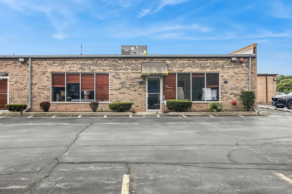 17720 Oak Park Avenue Tinley Park IL 60477