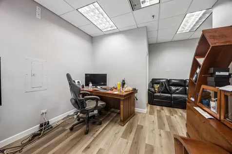 17720 Oak Park Avenue Tinley Park IL 60477
