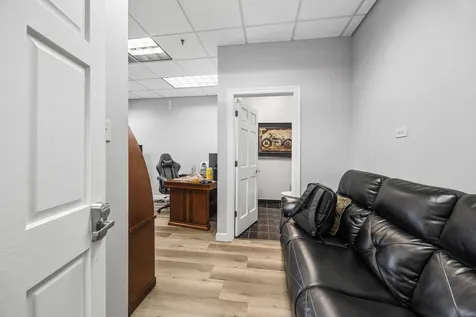 17720 Oak Park Avenue Tinley Park IL 60477