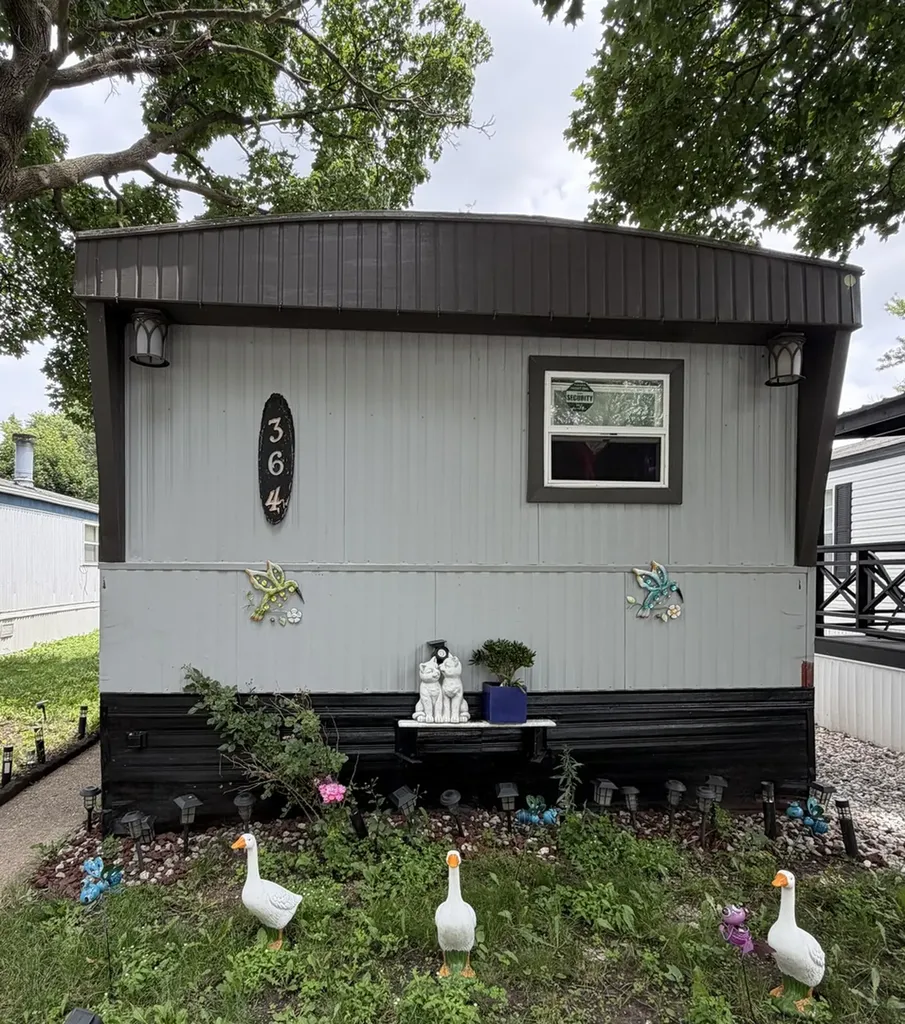 442 West Touhy Avenue Des Plaines IL 60018