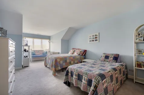 1240 Willowgate Lane St. Charles IL 60174