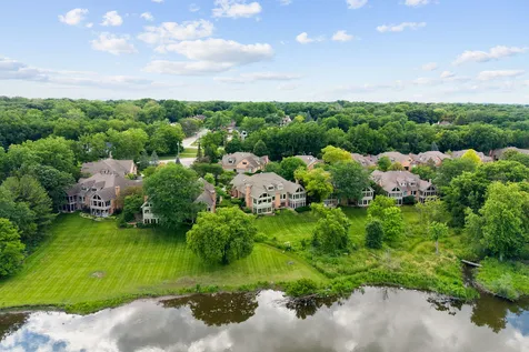 1240 Willowgate Lane St. Charles IL 60174
