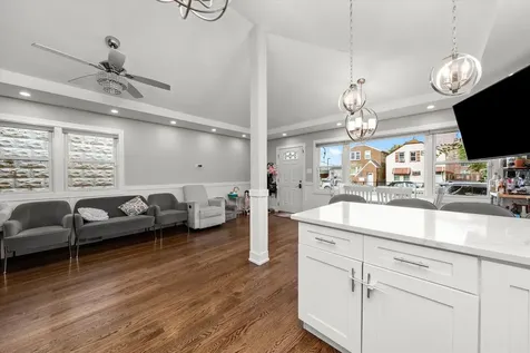 7457 West 64th Street Summit IL 60501