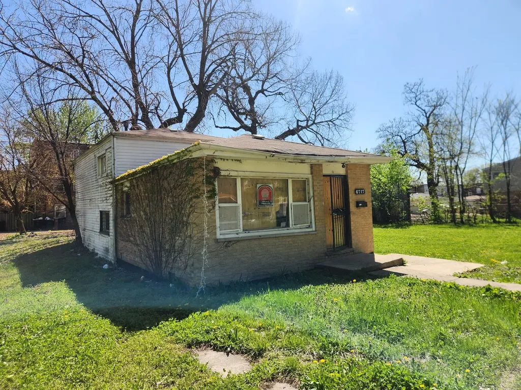 6717 South Rhodes Avenue Chicago IL 60637
