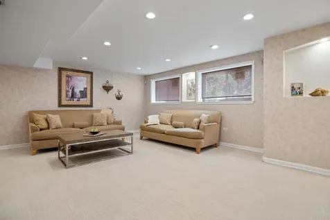 597 Cliffwood Lane Gurnee IL 60031
