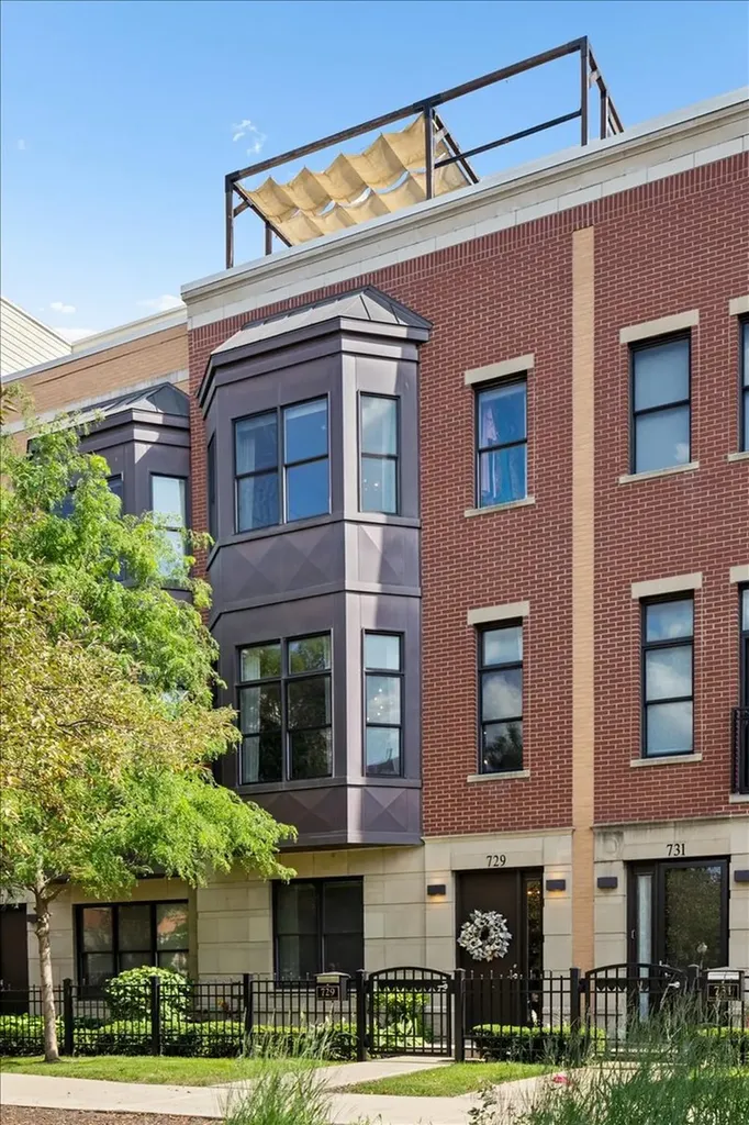 729 West 15th Street Chicago IL 60607