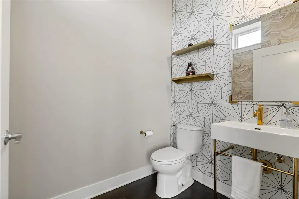 729 West 15th Street Chicago IL 60607