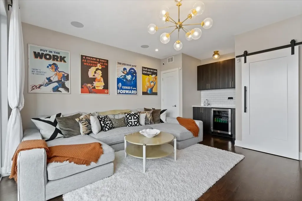 729 West 15th Street Chicago IL 60607