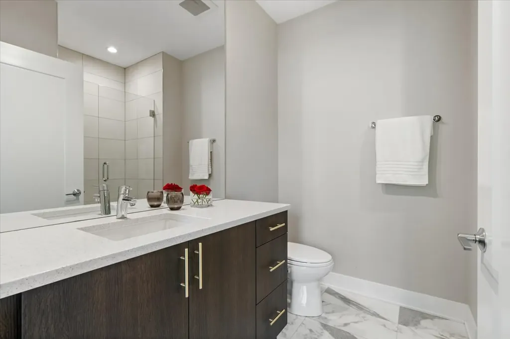 729 West 15th Street Chicago IL 60607