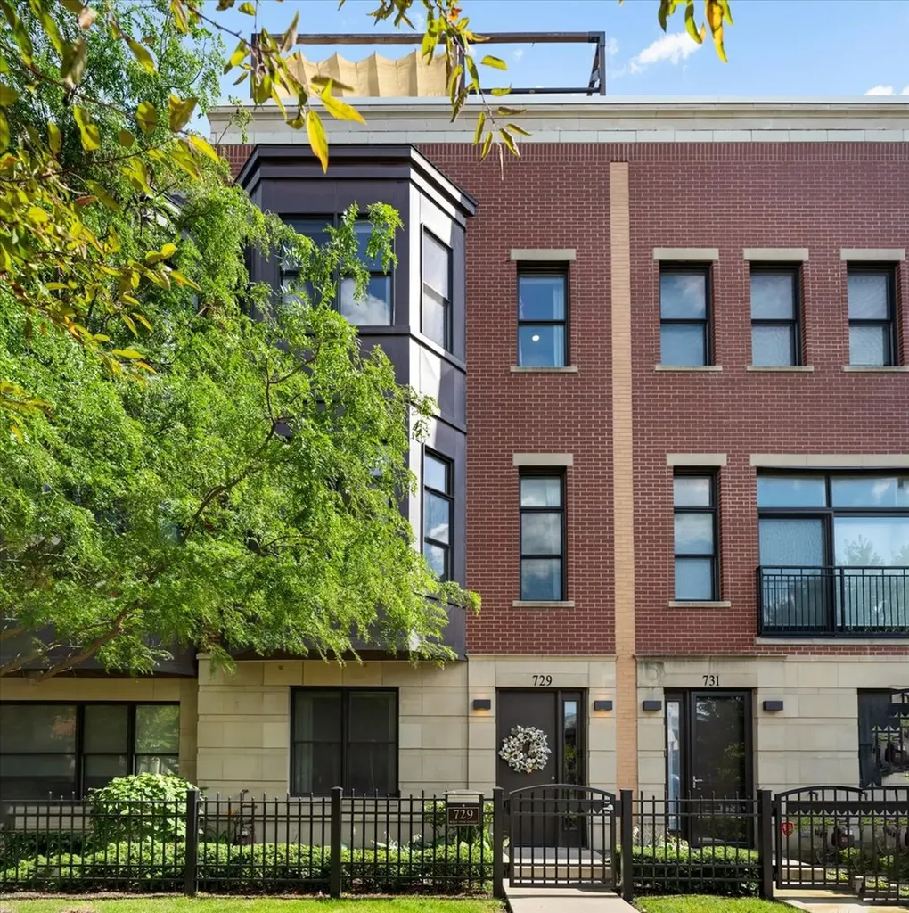 729 West 15th Street Chicago IL 60607