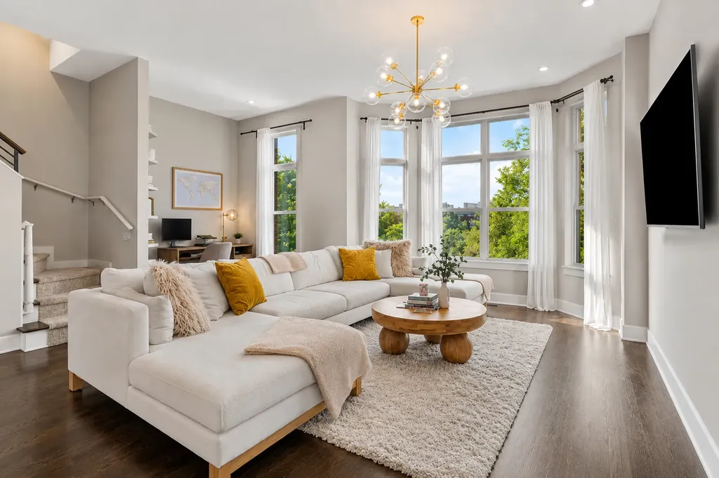 729 West 15th Street Chicago IL 60607