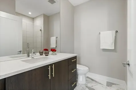 729 West 15th Street Chicago IL 60607