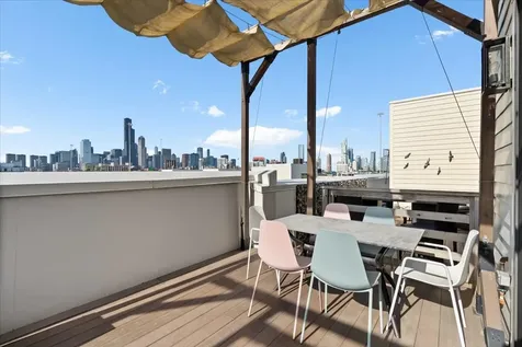 729 West 15th Street Chicago IL 60607