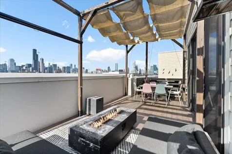 729 West 15th Street Chicago IL 60607