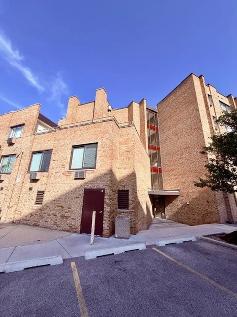 5348 North Cumberland Avenue Chicago IL 60656