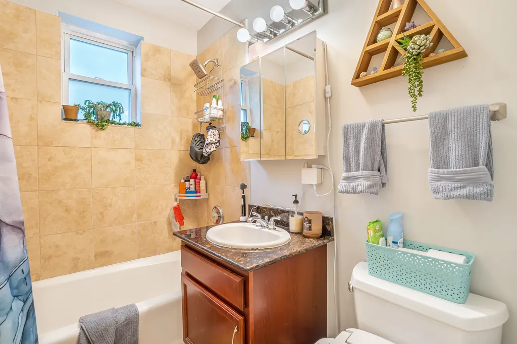 4634 North Albany Avenue Chicago IL 60625