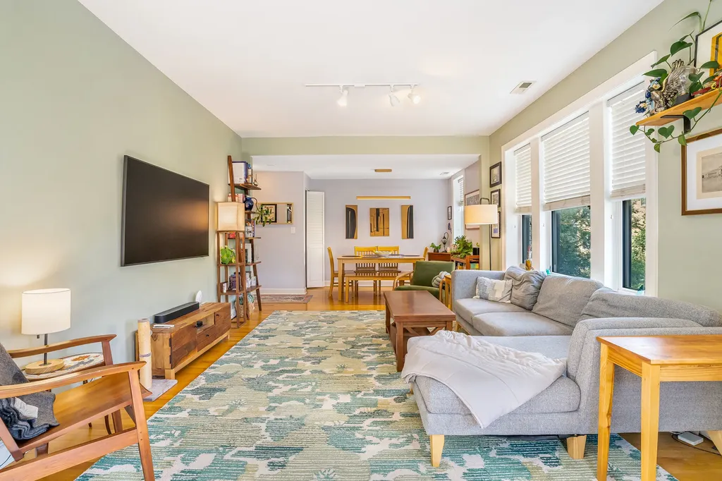 4634 North Albany Avenue Chicago IL 60625