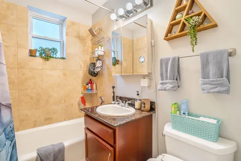 4634 North Albany Avenue Chicago IL 60625