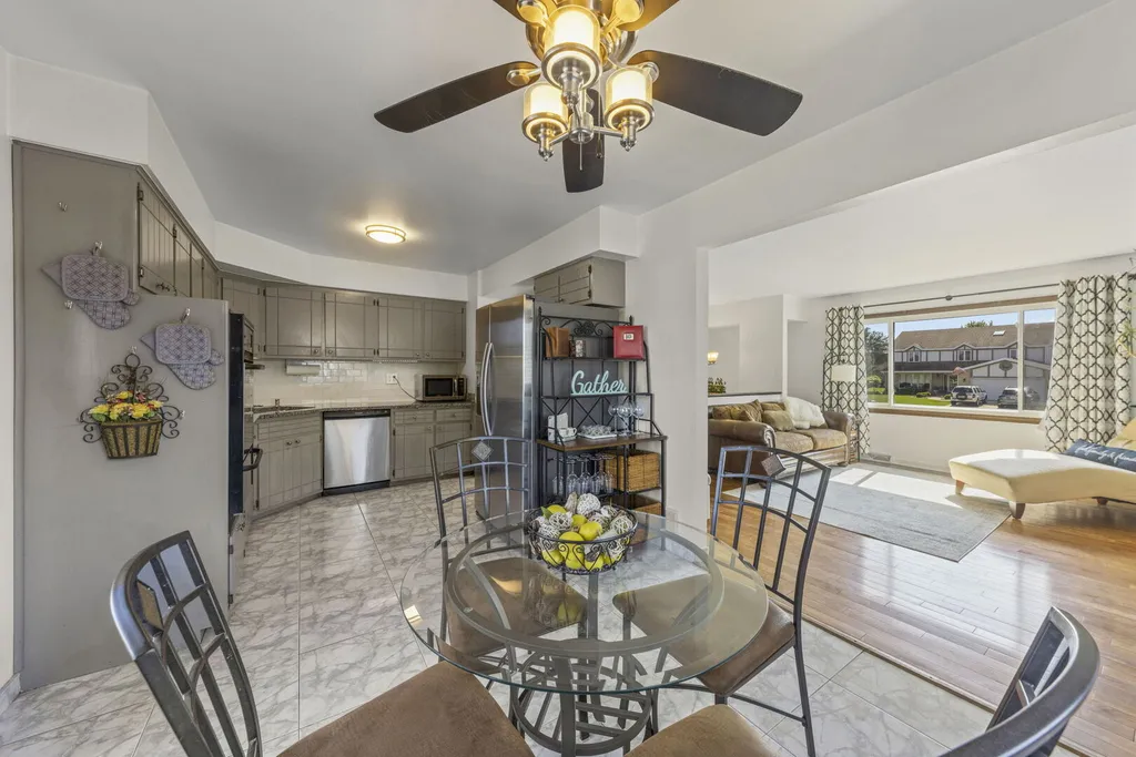 1219 North Itasca Road Addison IL 60101