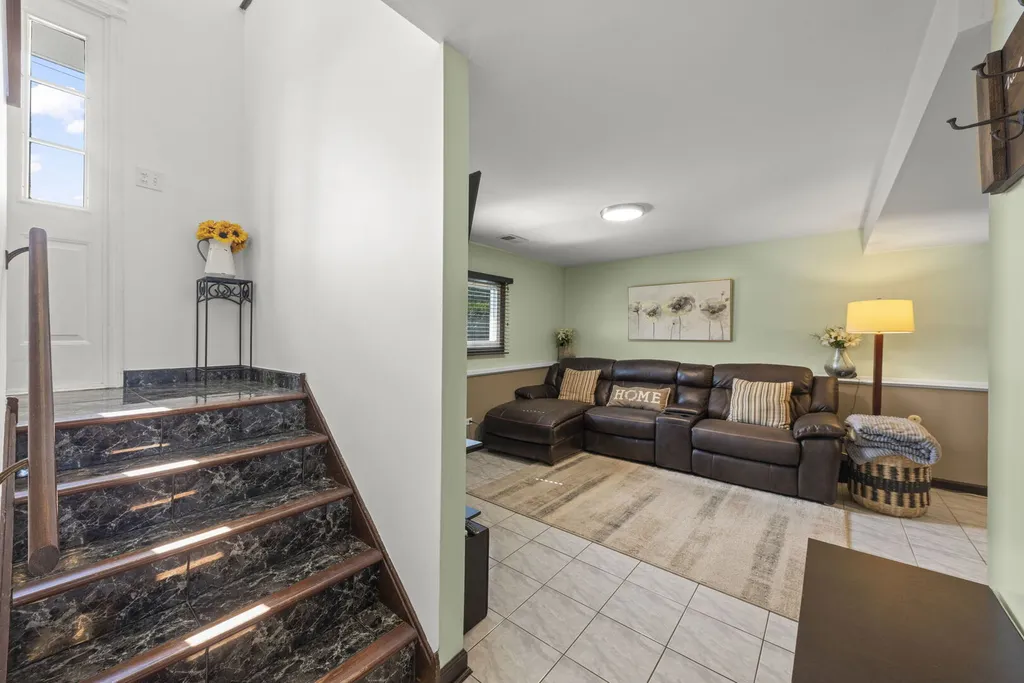 1219 North Itasca Road Addison IL 60101