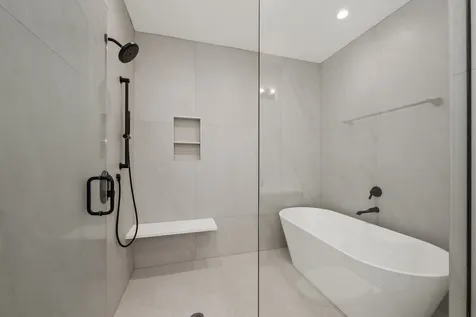 708 East 41 Street Chicago IL 60653