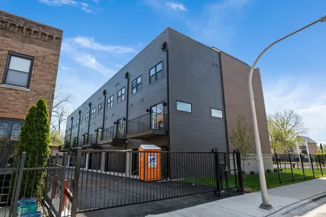 708 East 41 Street Chicago IL 60653