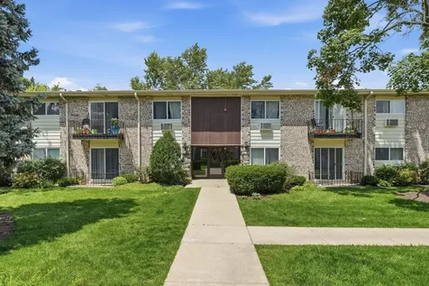 8996 Kennedy Drive Des Plaines IL 60016